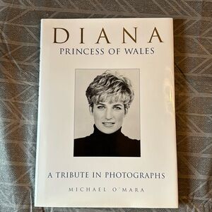 Diana Princess of  Wales Photographs Book